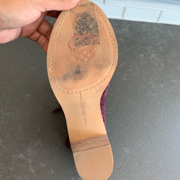 VINCE CAMUTO Trevan Cutout Bootie - Picture 3 of 4